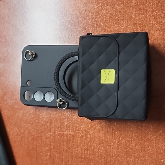 Samsung S22 plus purse case - Picture 4 of 6